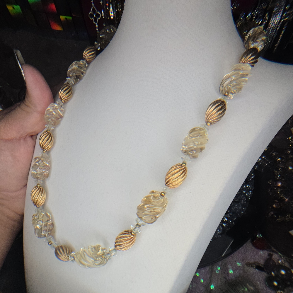 Elegant Vintage Lisner Gold Spiral and Genuine Carved Citrine Gemstone Necklace - Picture 3 of 11